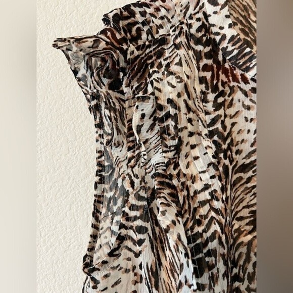 NWT Express Animal Print Ruffle Detail Sleeveless Top in Neutral Print SZ XS NWT - Picture 6 of 11